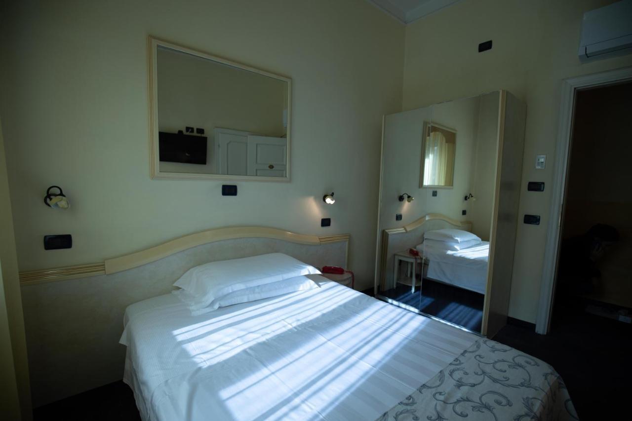 Hotel London Viareggio Exterior foto