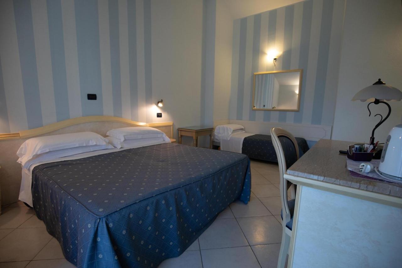 Hotel London Viareggio Exterior foto