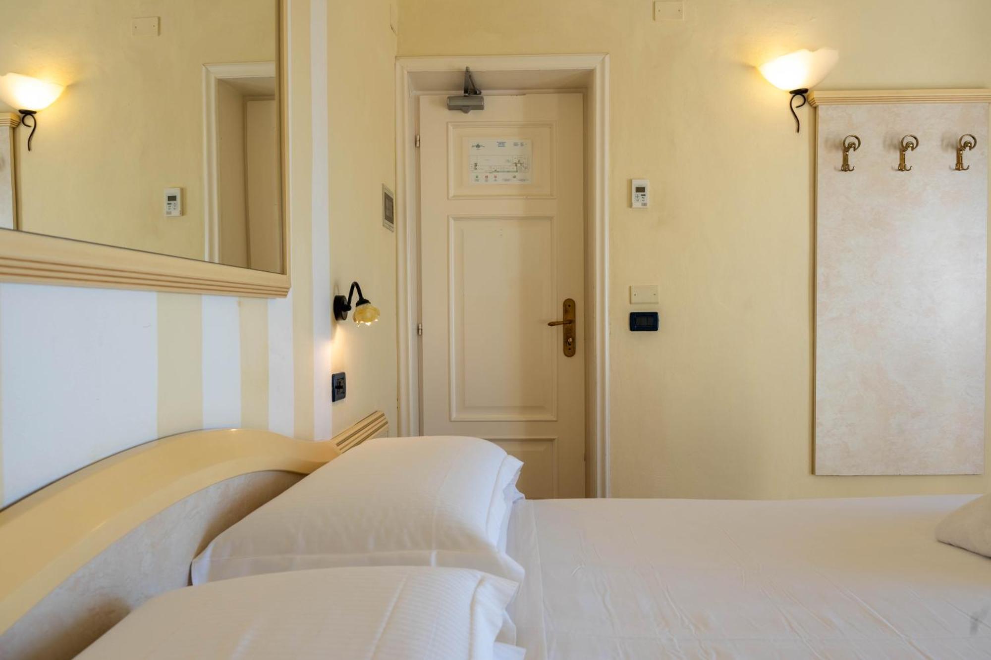 Hotel London Viareggio Exterior foto